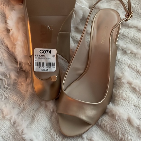 Dusty Gold Heels - Picture 4 of 5